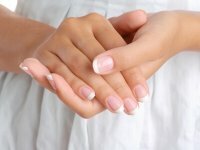 ru.depositphotos.com/taratata: Здоровые белые ногти